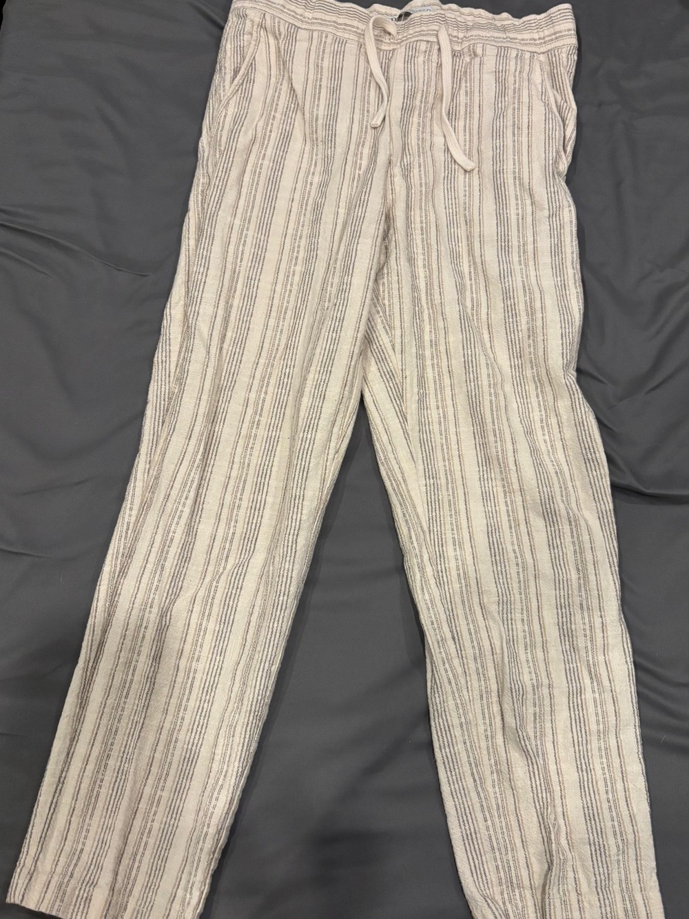Zara Men's Cream and Gray Striped Drawstring Joggers